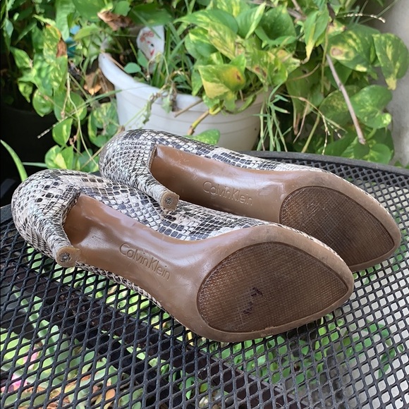 Calvin Klein Whinnie High heels 👠 6 1/2 - Picture 5 of 7